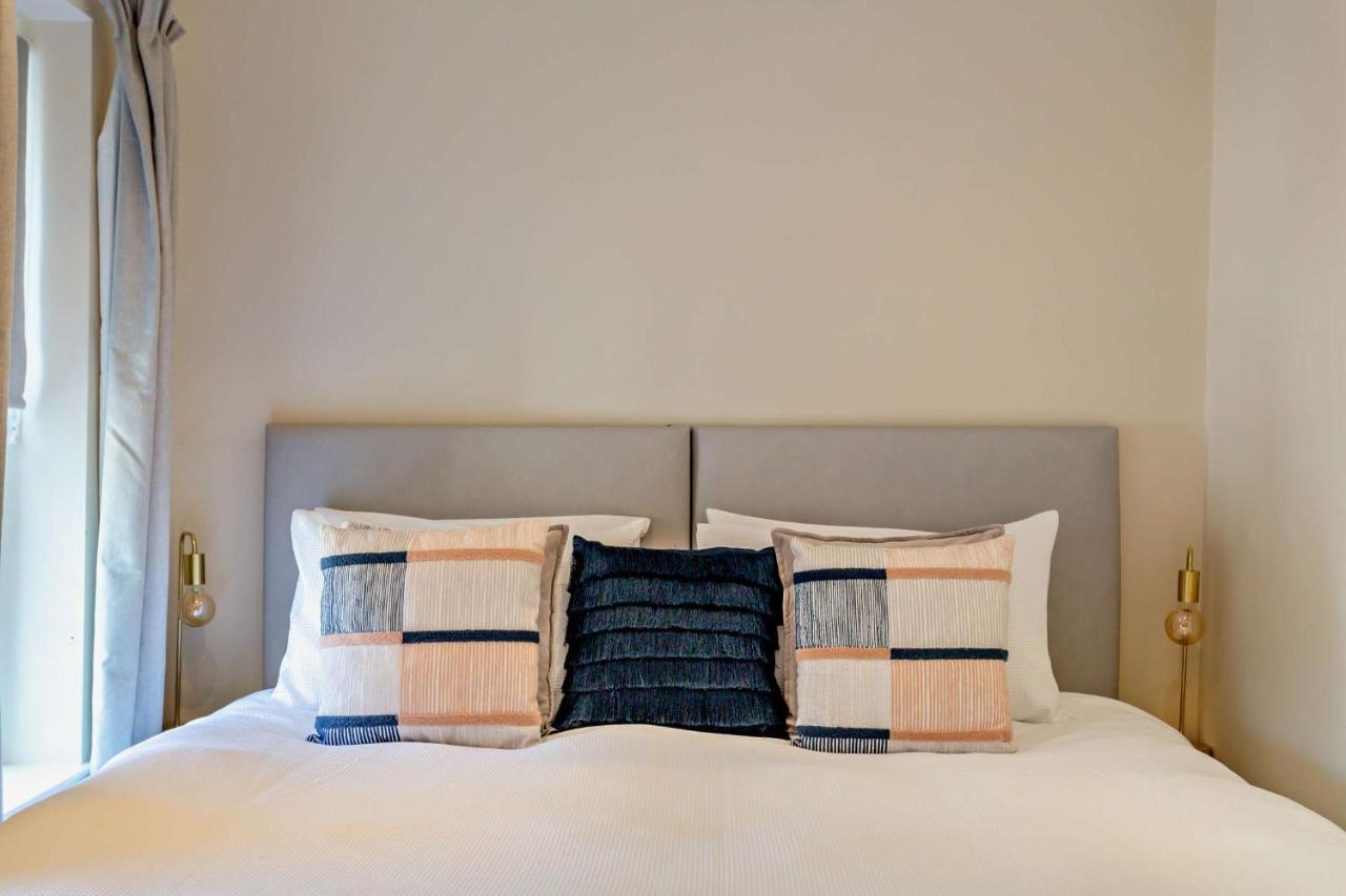 Vakantiehuis 3-bedroom With Free Parking&flexible Bed Configuration *